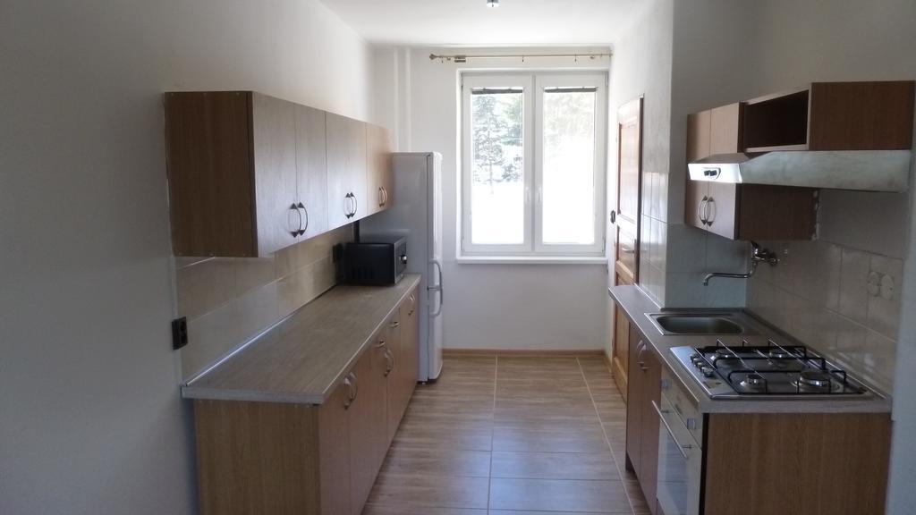 Apartmanovy Byt Pri Zubacke Štrba الغرفة الصورة